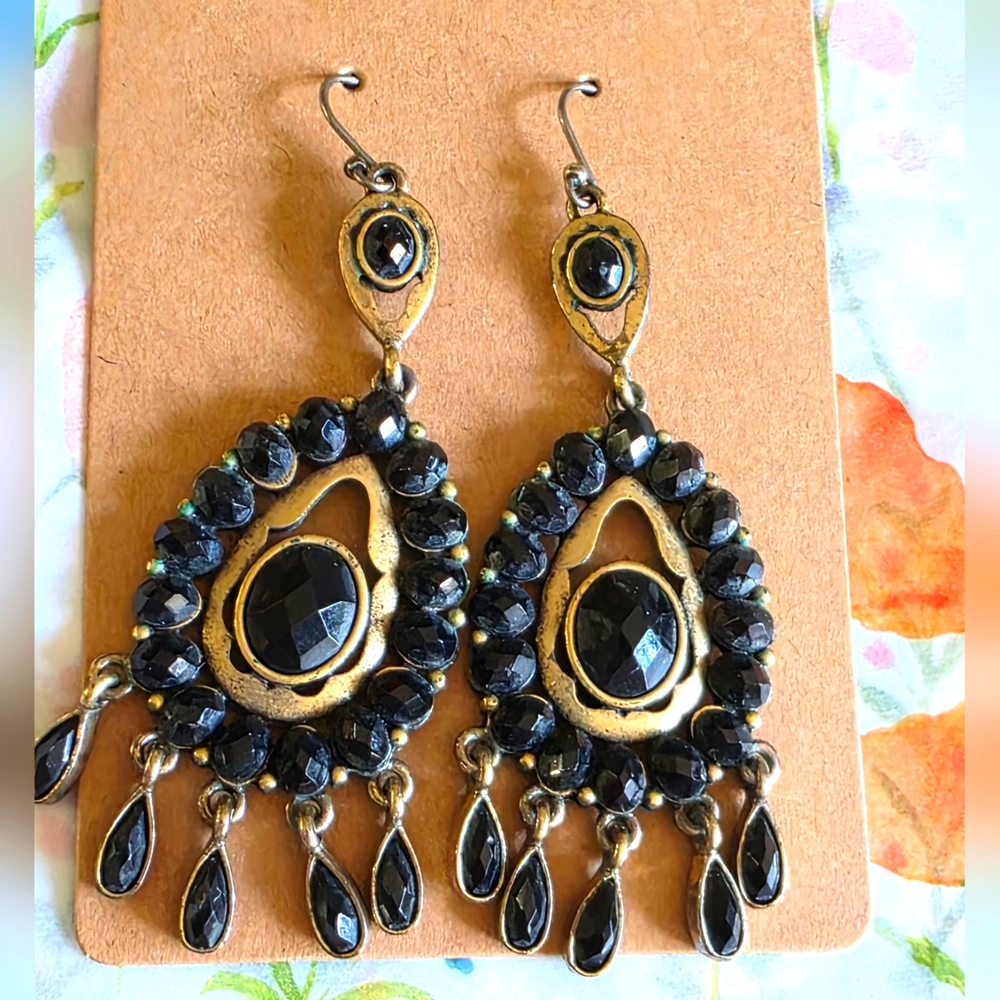 Elegant Black and Gold Color Dangle Earrings